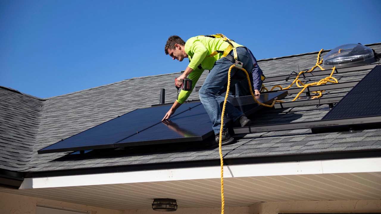 What you need to know about buying solar before April 2023