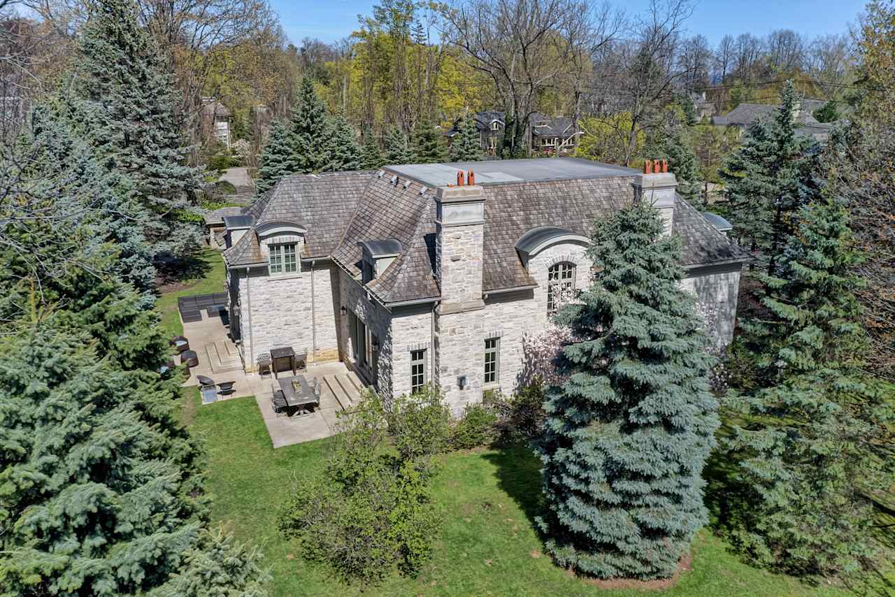 1009 Lakeshore Road East | Oakville, ON | 5 Beds, 5.5 Baths