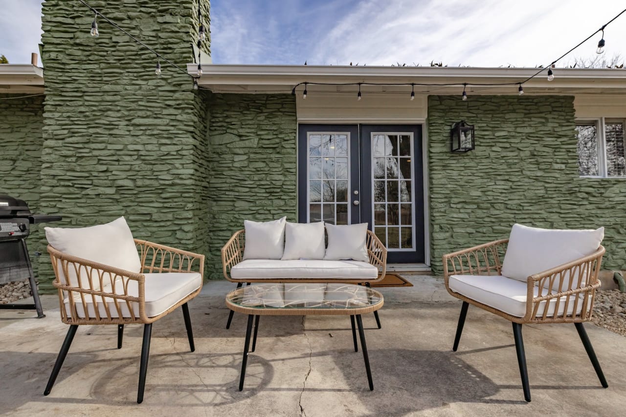 Dog friendly mid-century 1-story home near Domain