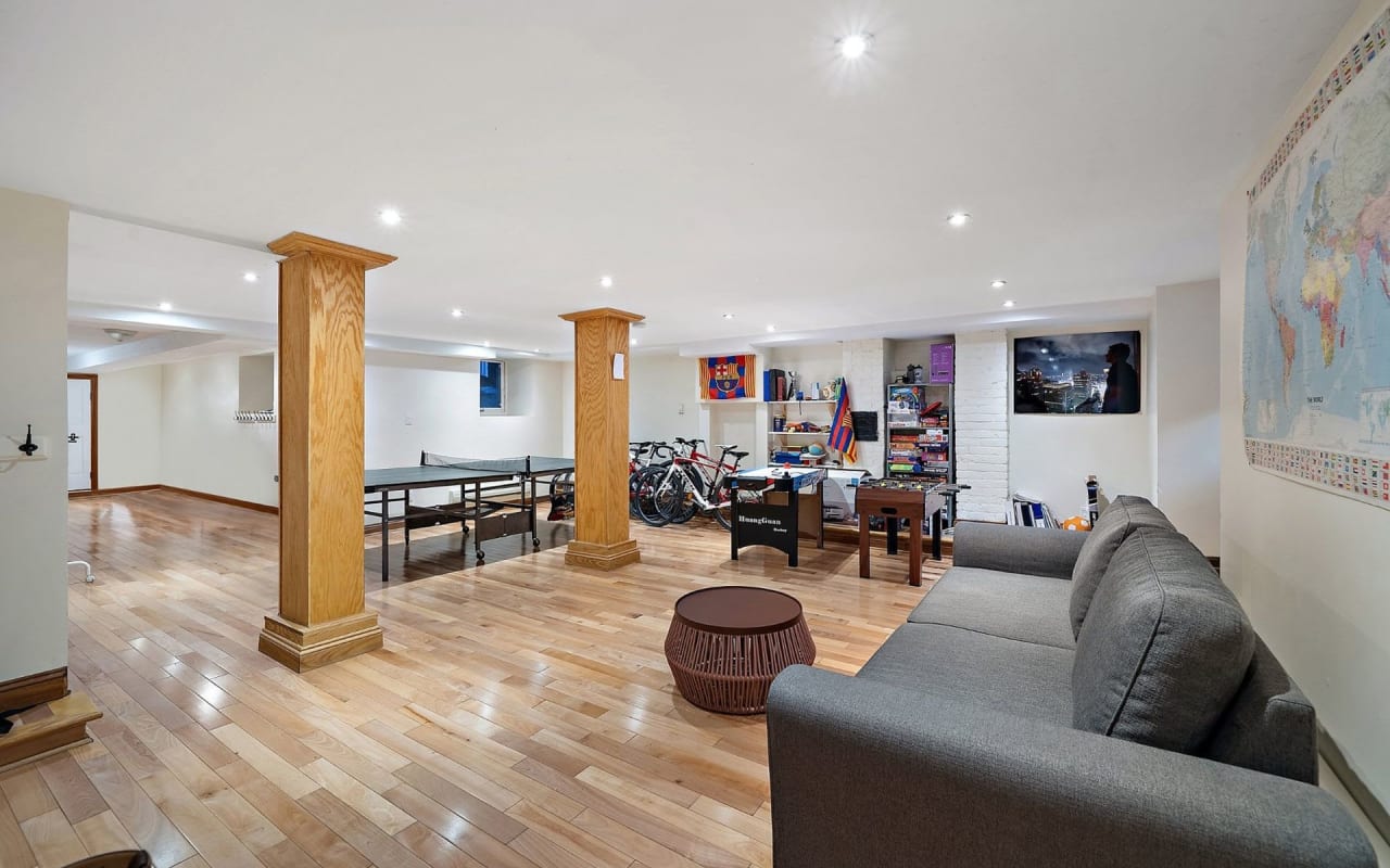 475 Av. Grosvenor Westmount, QC Monique Assouline Monique