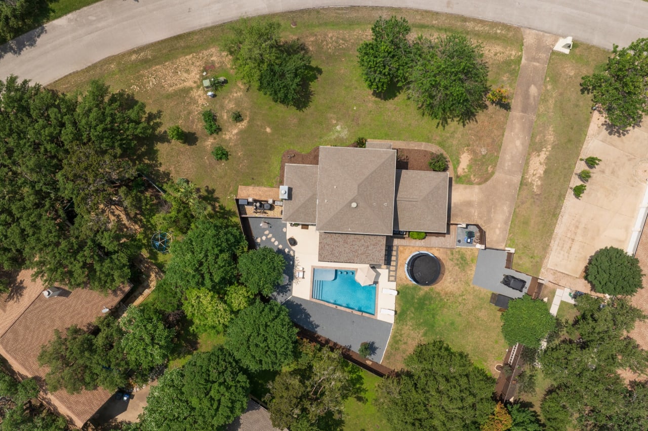 104 Orion St., Lakeway, TX 78734