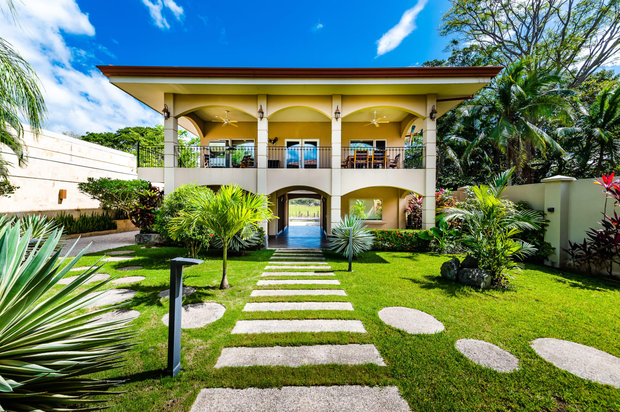 Casa Oltmann | Beach Front Mansion