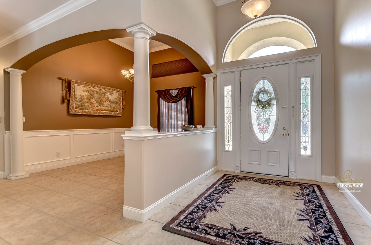 721 Citrus Wood Lane Valrico, FL 33594 Brenda Wade Team
