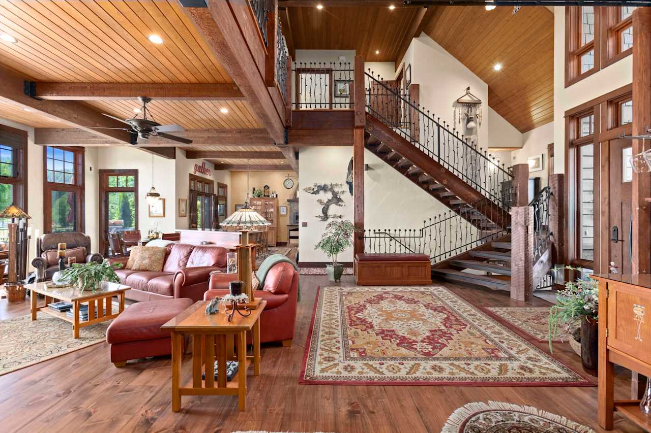 Cindy Bond Sandpoint Real Estate Agent