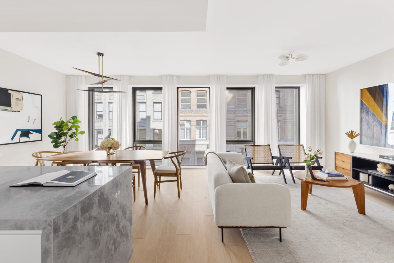 142 West 19th Street Unit: 4