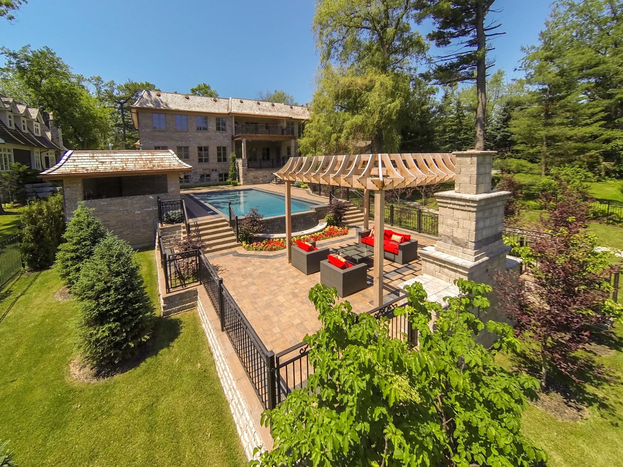 173 Chartwell Road Oakville, ON L6J 3Z7 Goodale Miller Team