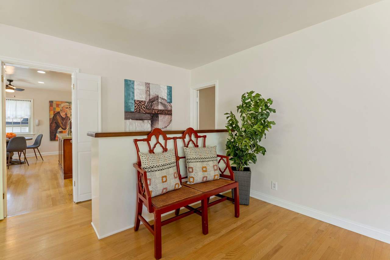 2382 Loma Vista Street