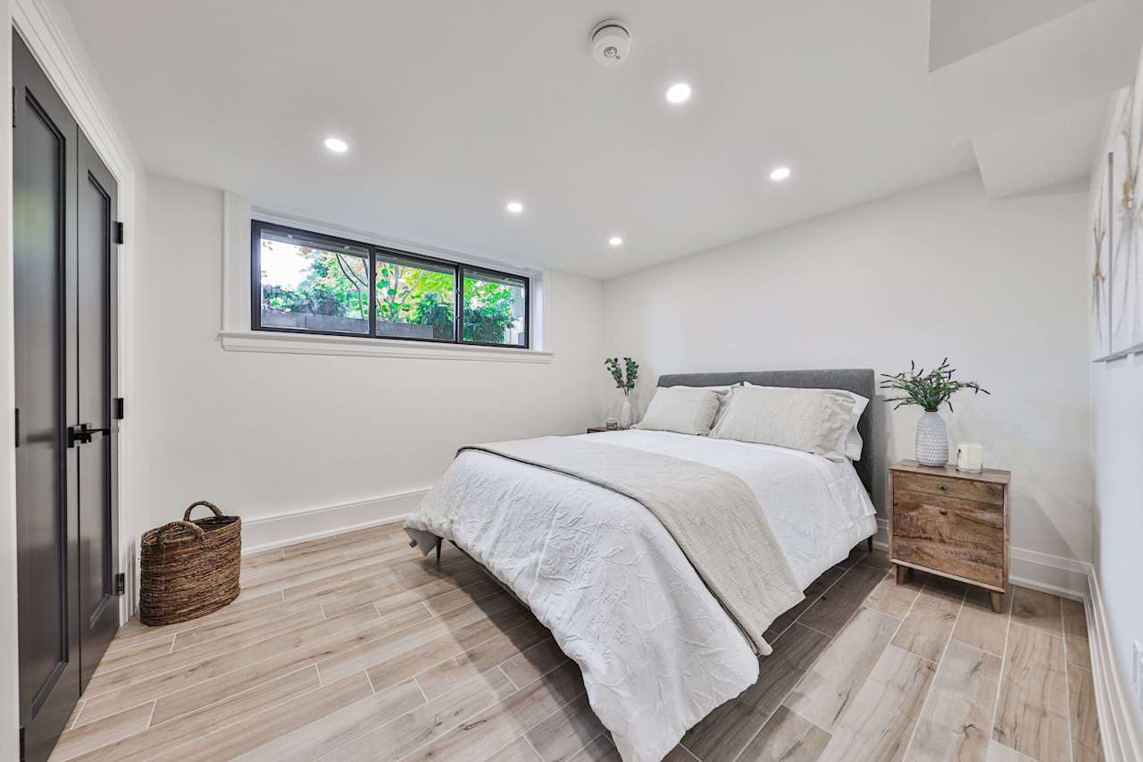 279 Snowden Road, Oakville