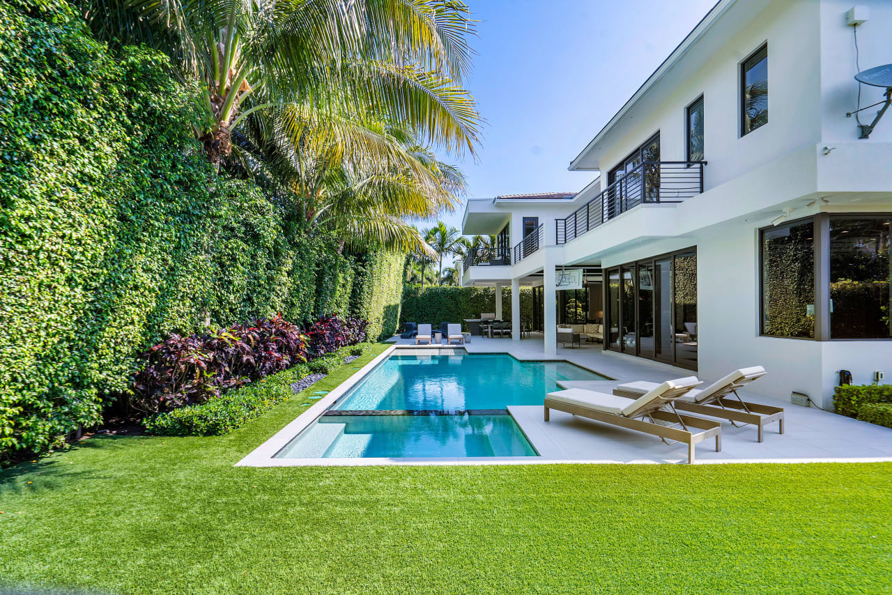 A New Signature Listing in Boca Raton's Royal Palm Yacht & Country Club