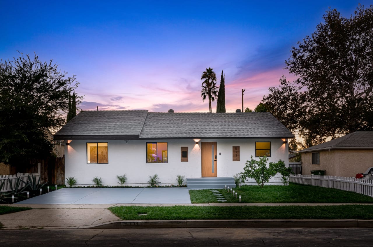 Hesperia Ave