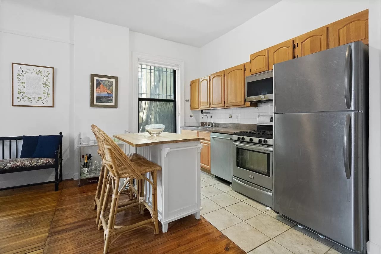 882 Union Street Unit: 1C