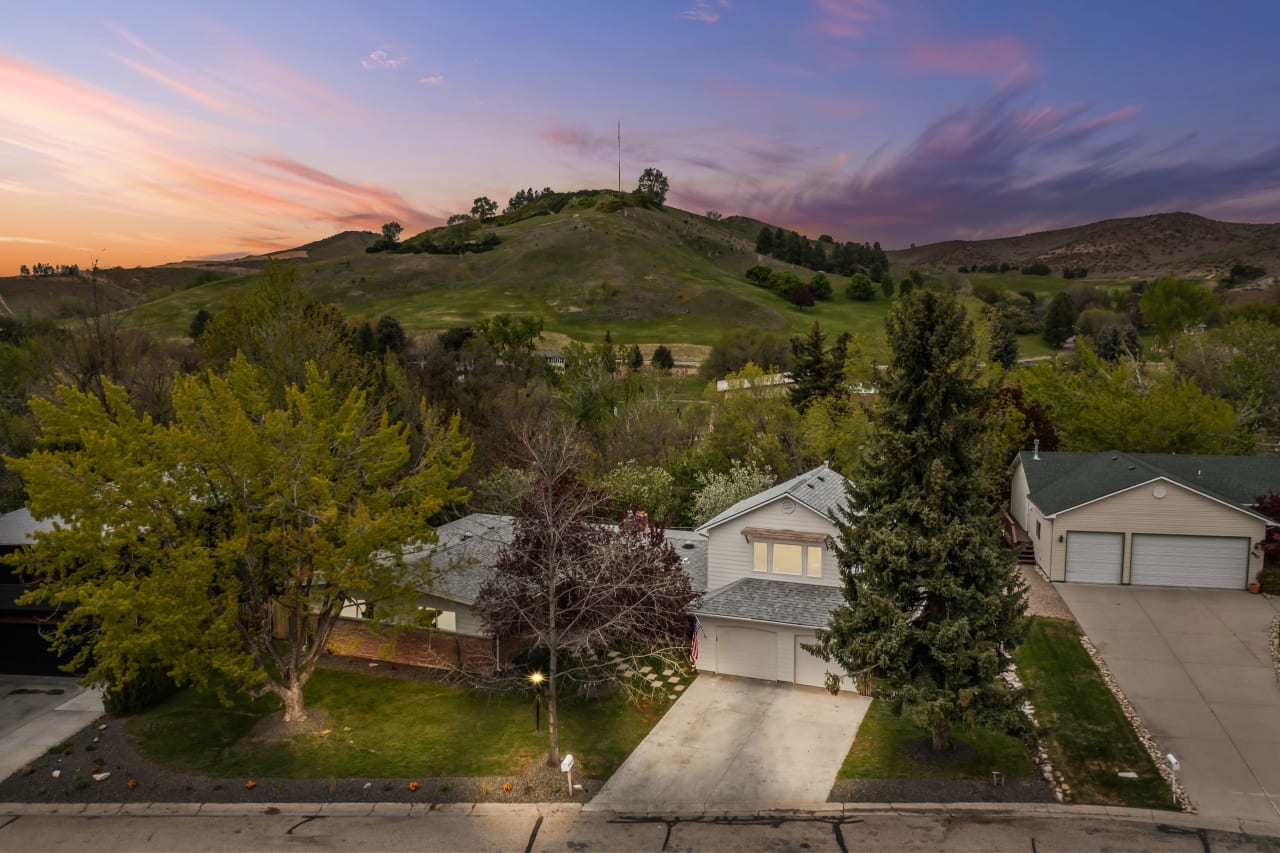 Mid-Century Modern Gem in the North Boise Highlands