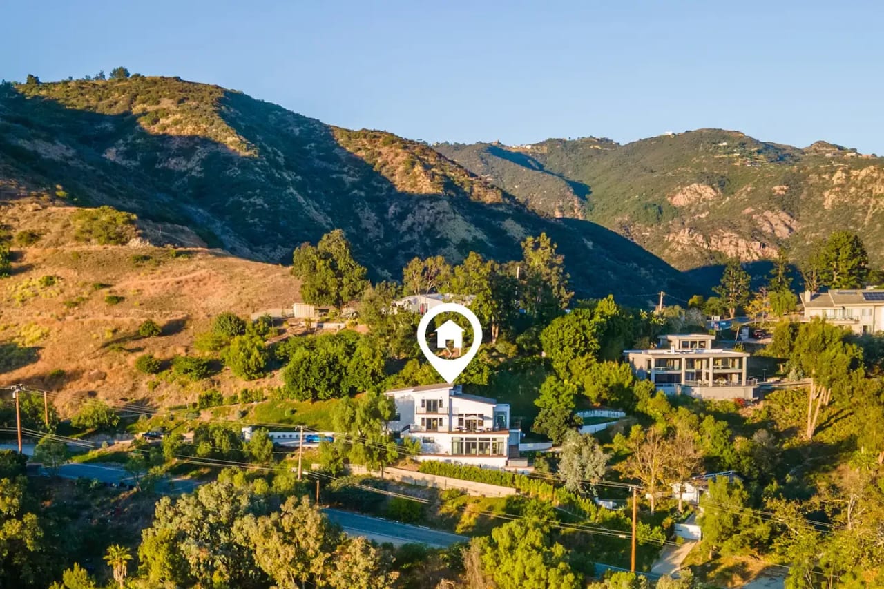 Entire Malibu Estate, 2 Hot tubs, Guest house