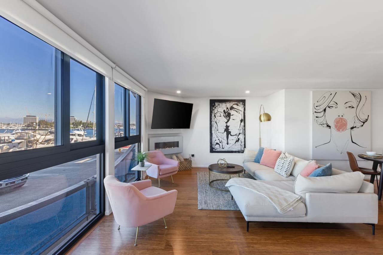 Two Bedroom Apartment with Marina Views