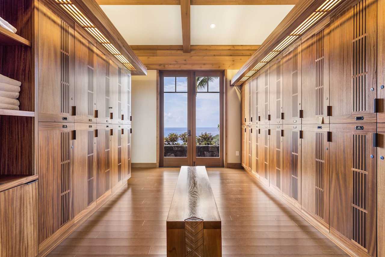 Private Lounges