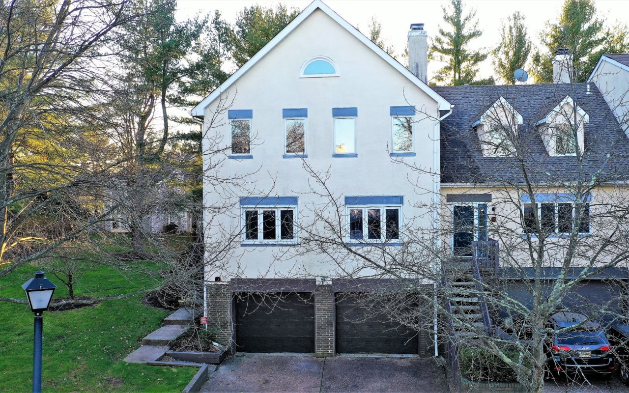 17 EXETER CT