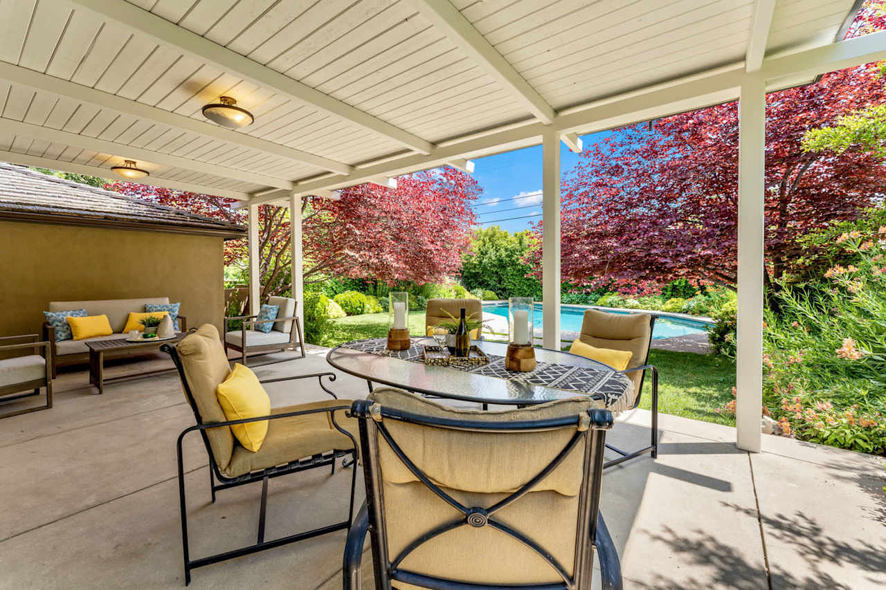 2382 Loma Vista Street