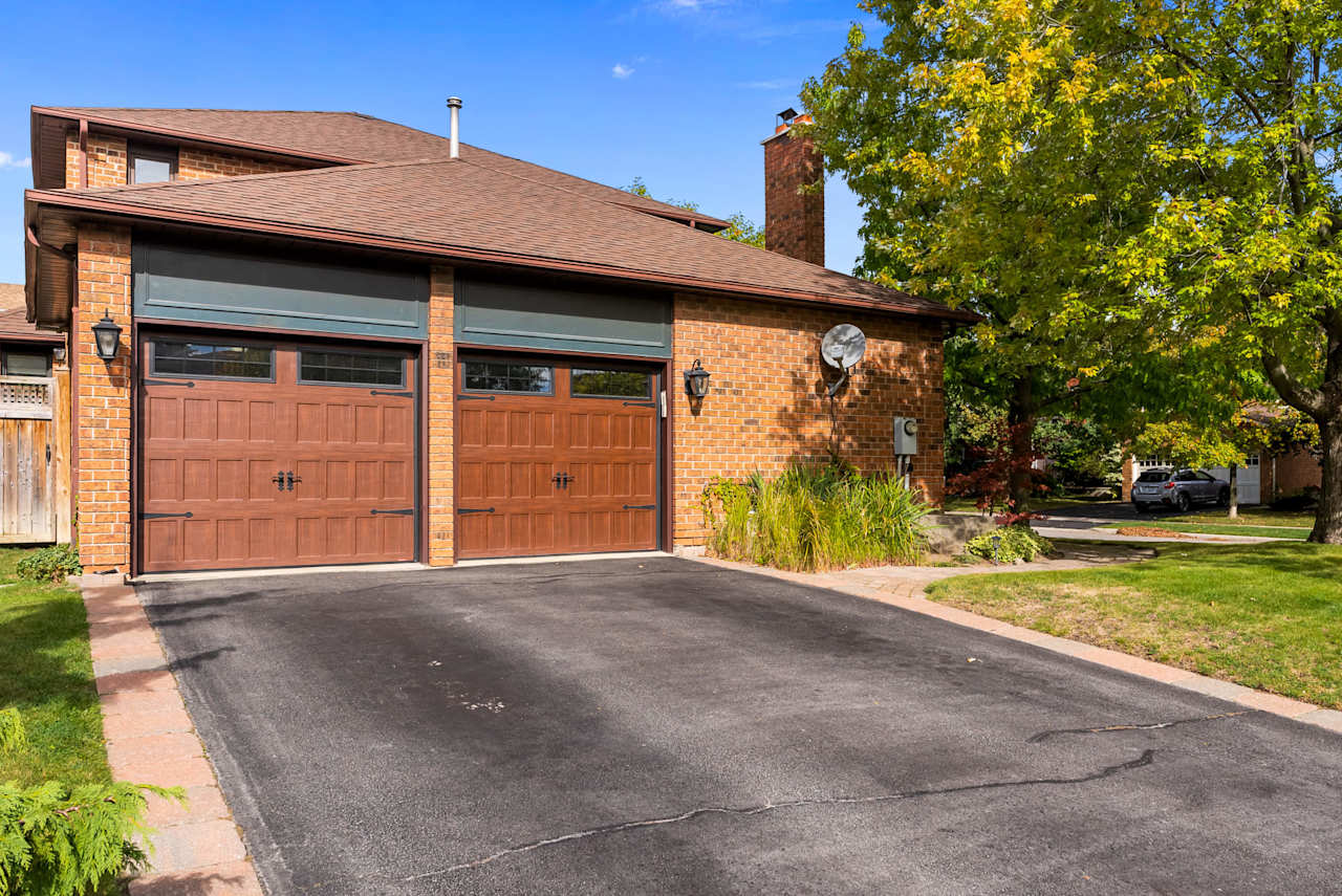 SE Oakville 4+1 Bedroom Family Home 575 Blenheim Cres
