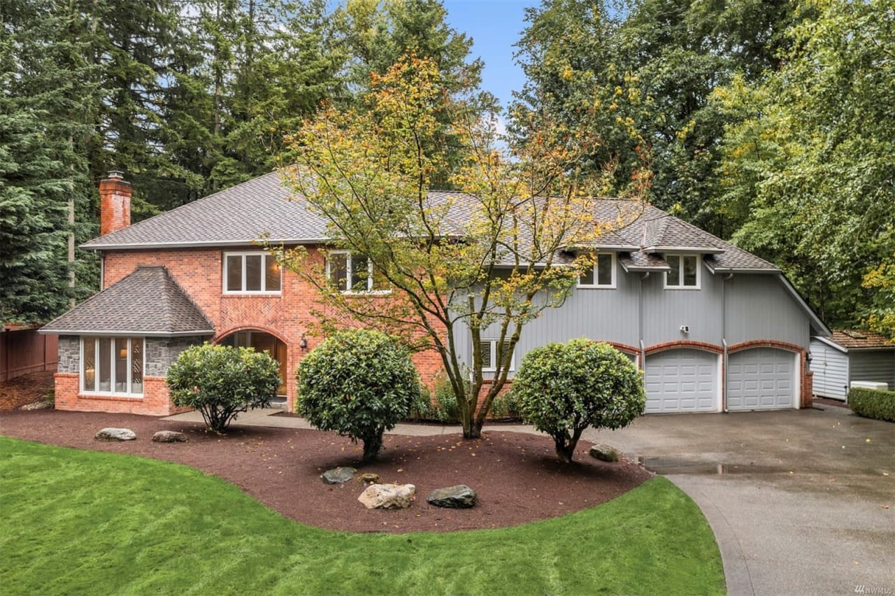 Charming Redmond/Woodinville Estate