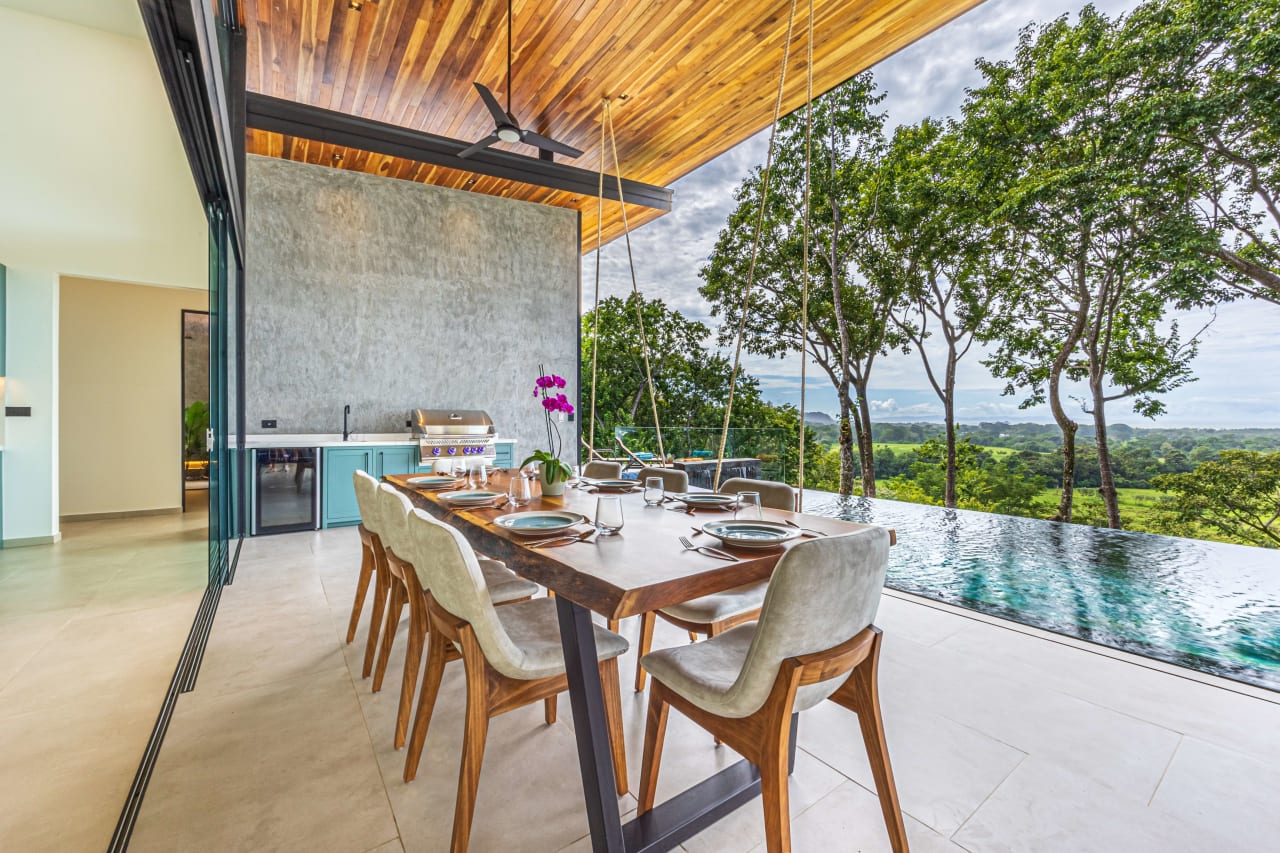 Villa Bromelia, Luxury Home with Panoramic Views