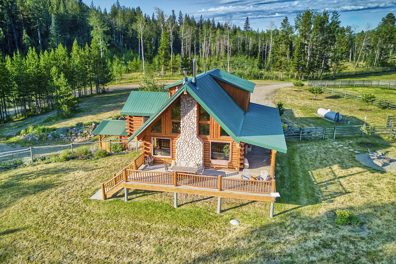 Windy Hills Lakefront Retreat