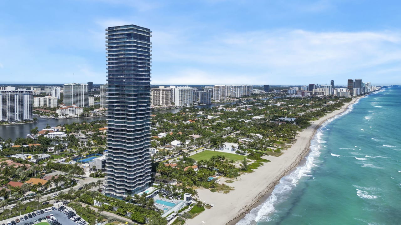 Regalia Sunny Isles PH 43