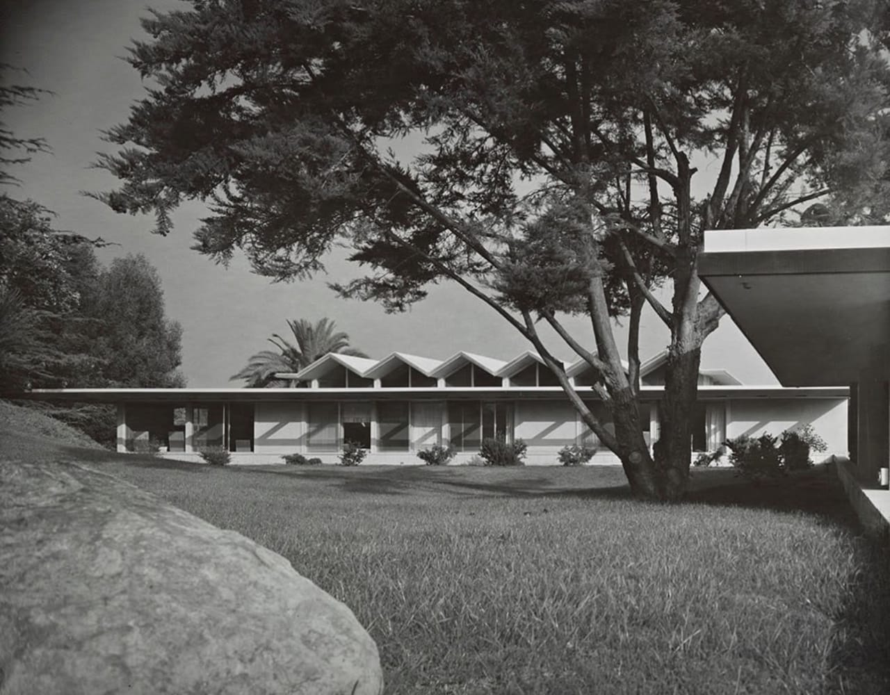 Mid-Century Modern by Frank Lloyd Wright Apprentice! The Dupont Residence: 4545 North Lane