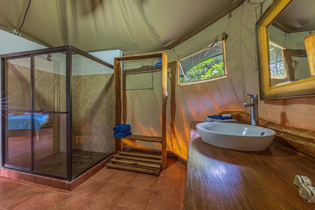 Uvita, Jungle Retreat Center on the Uvita River. Private and 17 Acres