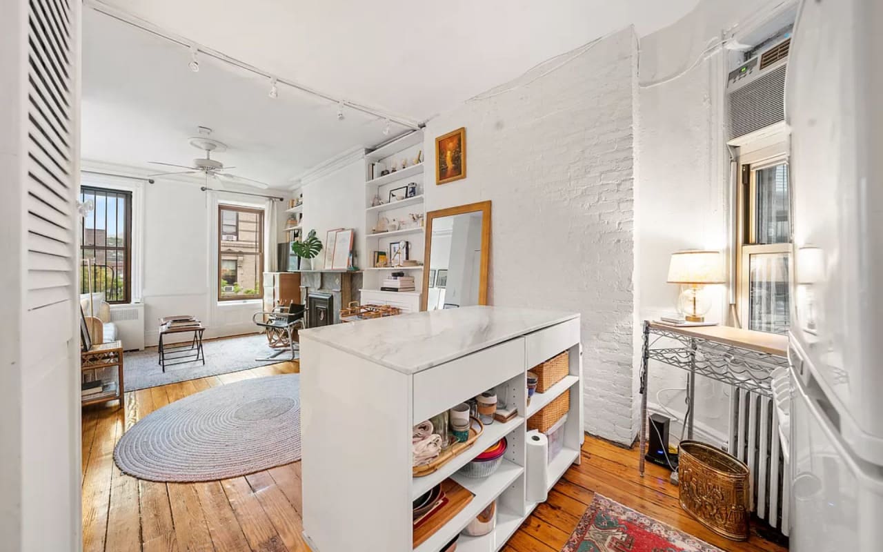 138-140 W 10th Street Unit: 5FE