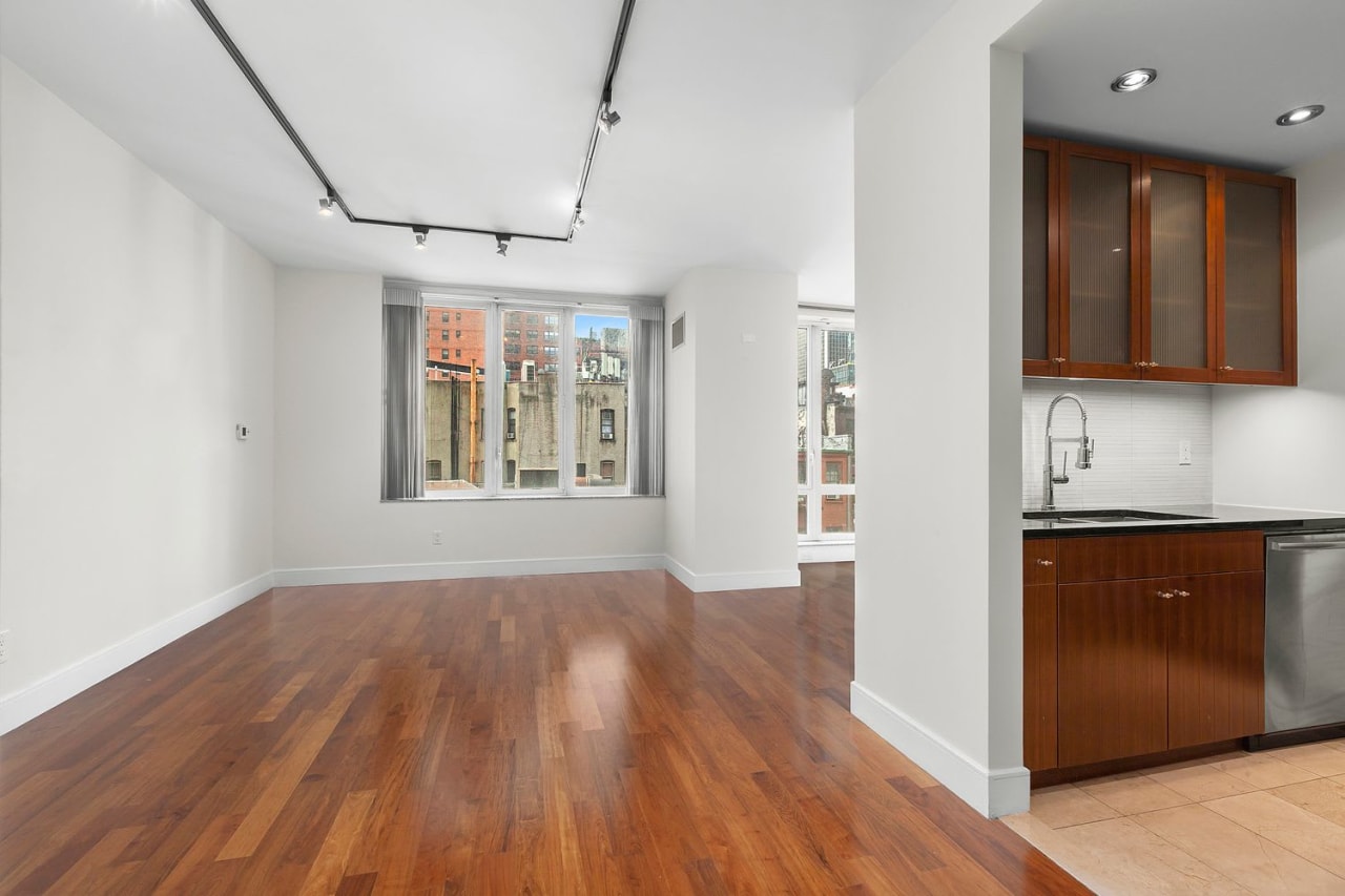 250 East 53rd Street Unit: 601