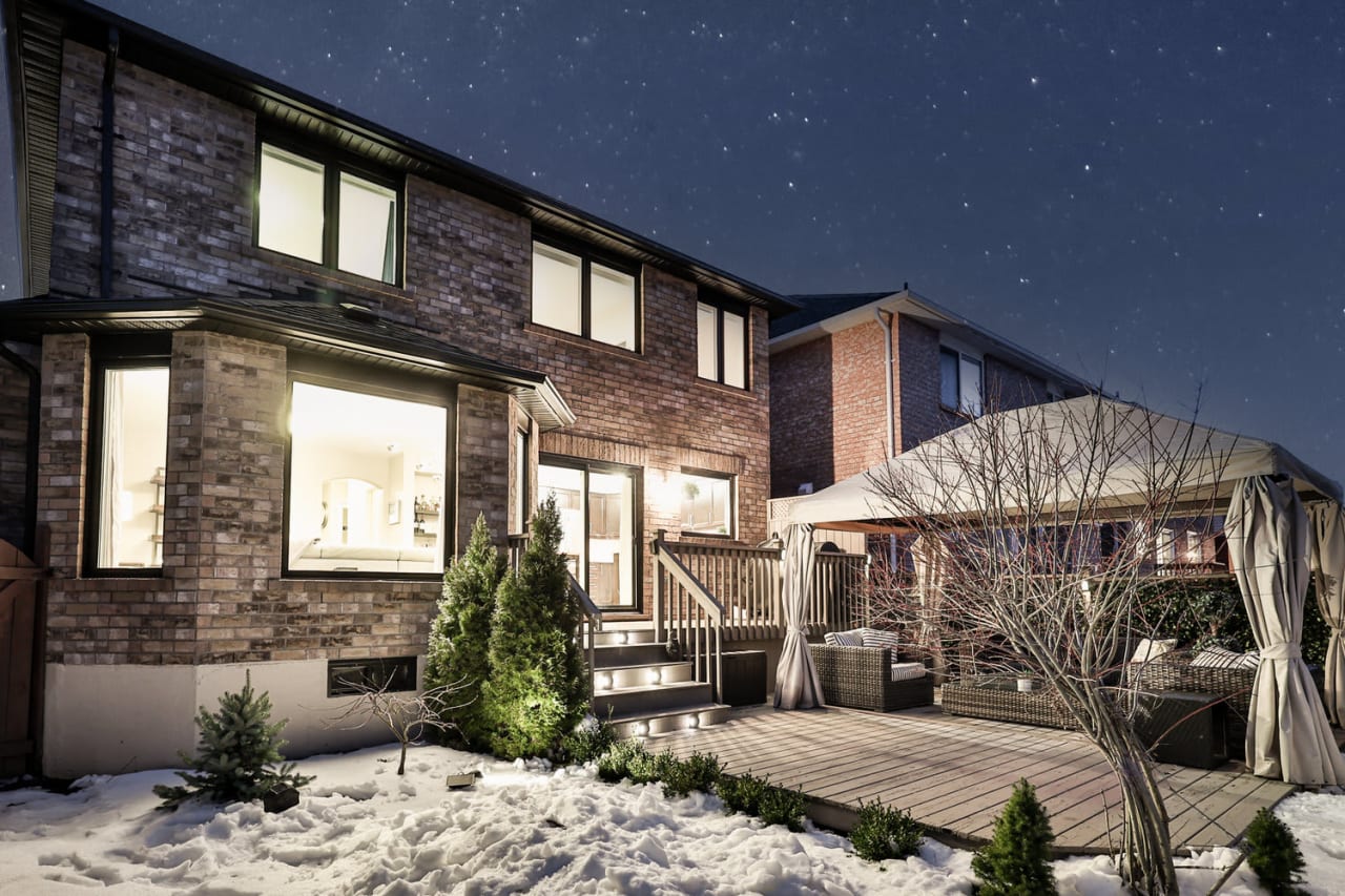 2582 FALKLAND Crescent, Oakville