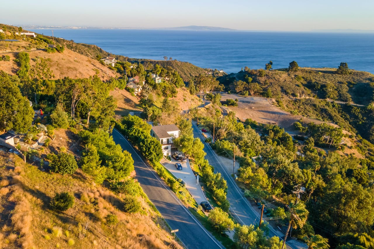 4B/4.5B Malibu Estate with Incredible Ocean Views