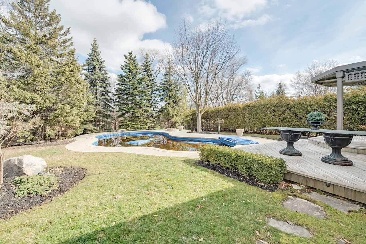 437 Claremont Crescent Oakville, ON L6J 6J9 Goodale Miller Team