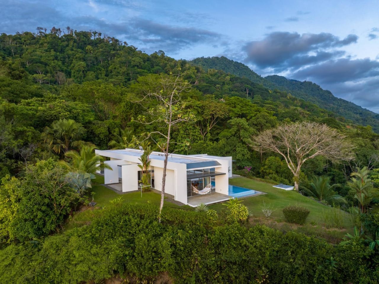 Mariposa Luxury Modern Home with Guest House