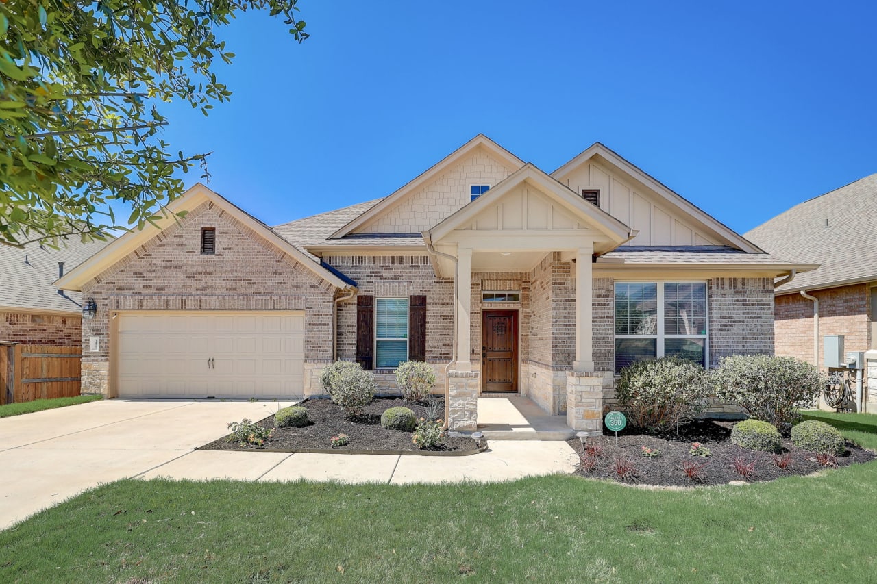 Charming single-story home in the desirable Paloma Lake in RR that backs to a greenbelt!