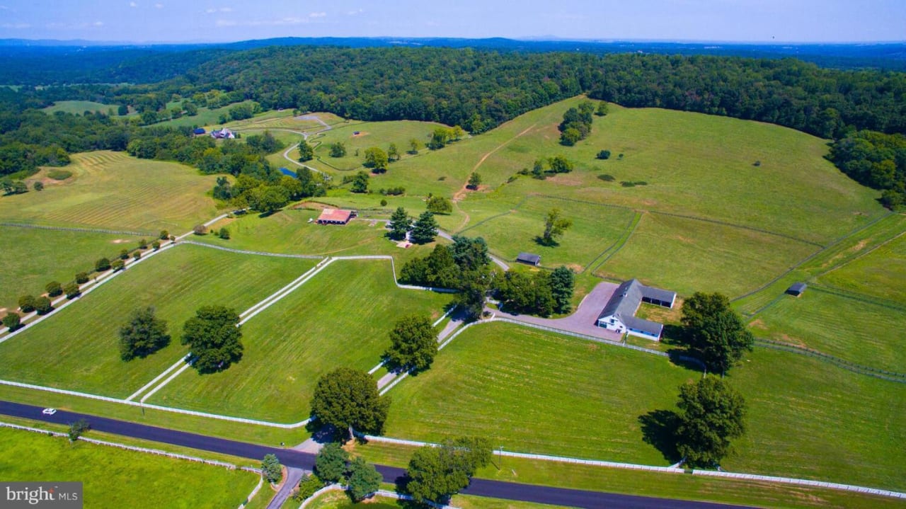 22463 Oatlands Rd Horse Farms & Country Homes McLean Real Estate Agents