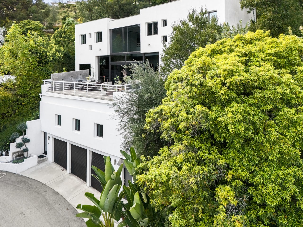 Commanding Architectural Upper Beachwood Canyon