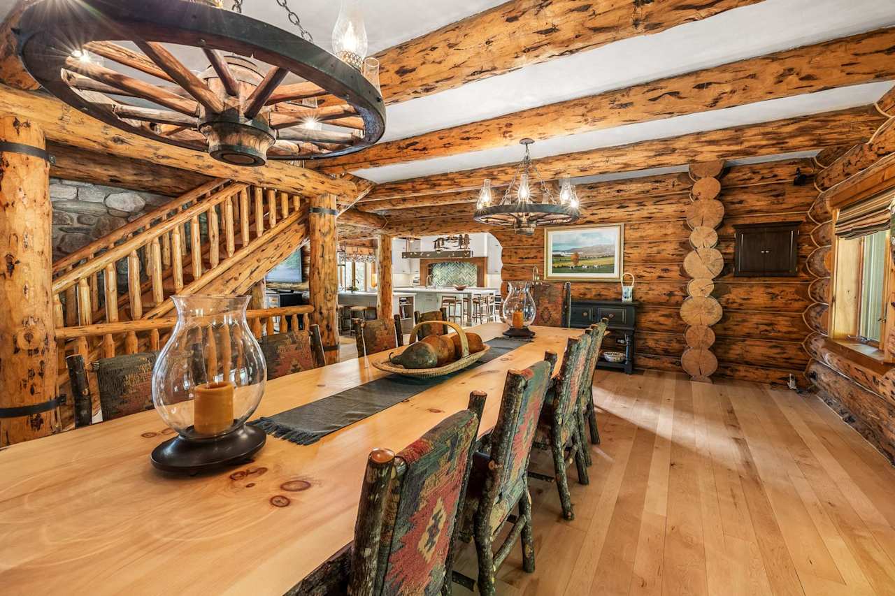 Exceptional Mountain Log Home