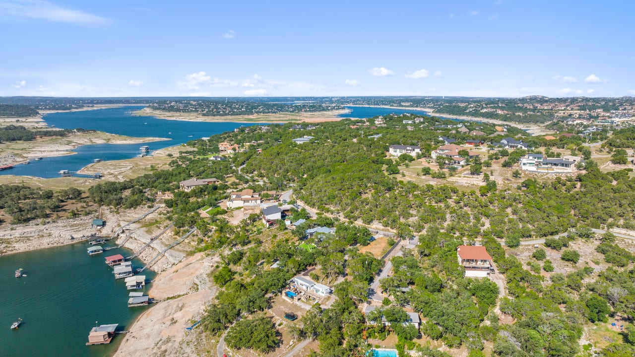 LAKE TRAVIS CABIN Jana Birdwell Austin Real Estate Agent
