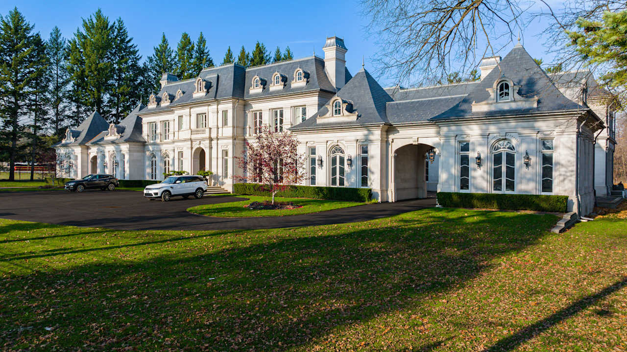 2275 Doulton Mississauga Mansion Invidiata