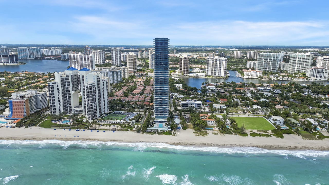 Regalia Sunny Isles PH 43