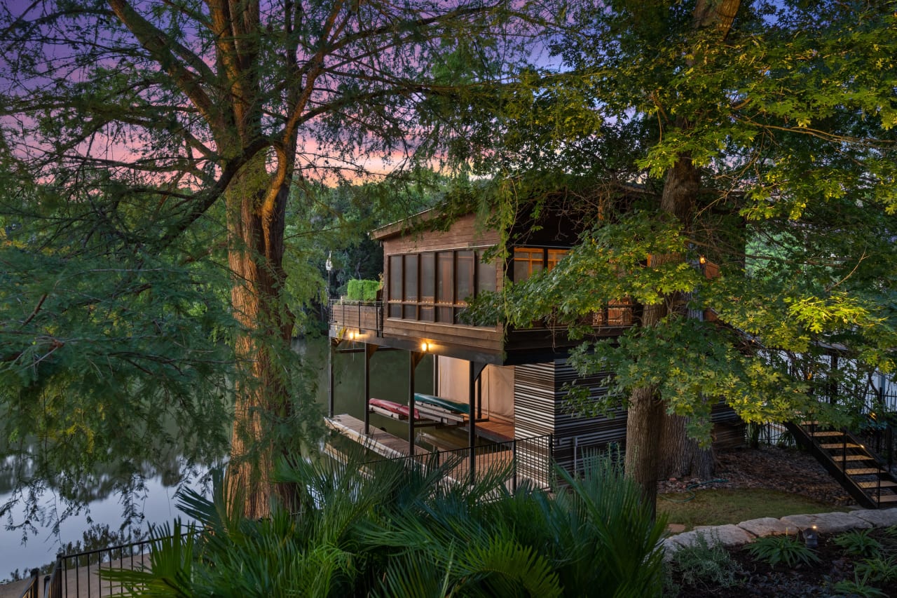 The Zen on Lake Austin 