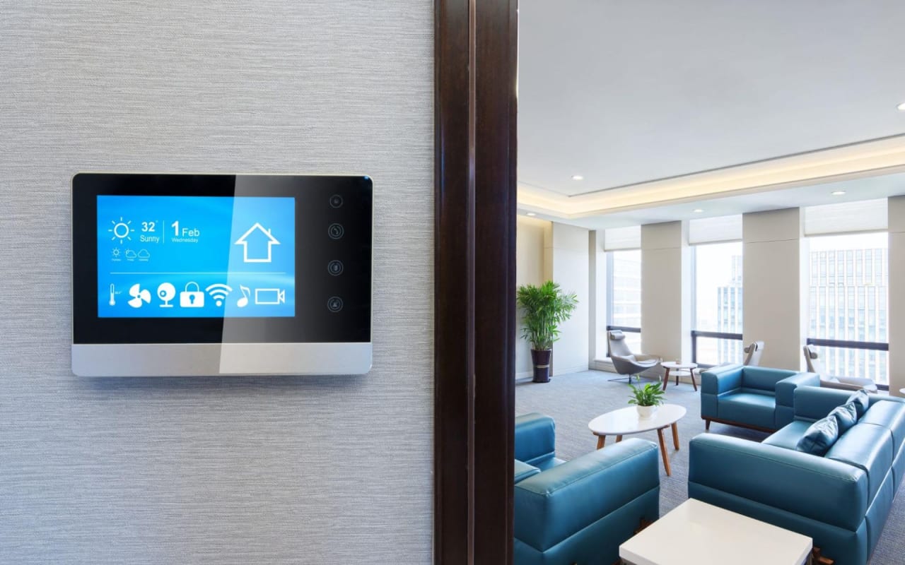 Technology and Smart Homes: Enhancing the Lifestyle Experience