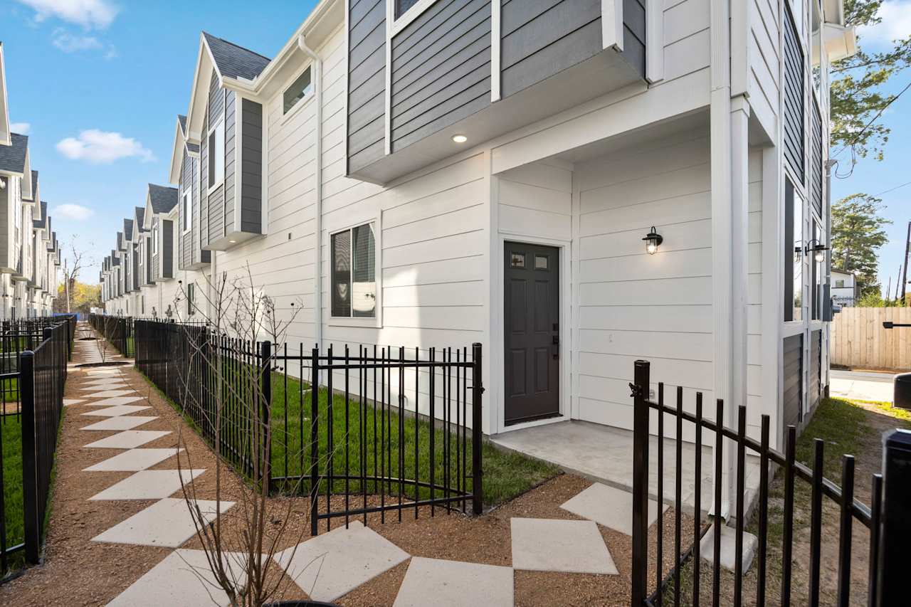 Commons at West Tidwell North Houston Townhomes Oracle City Homes