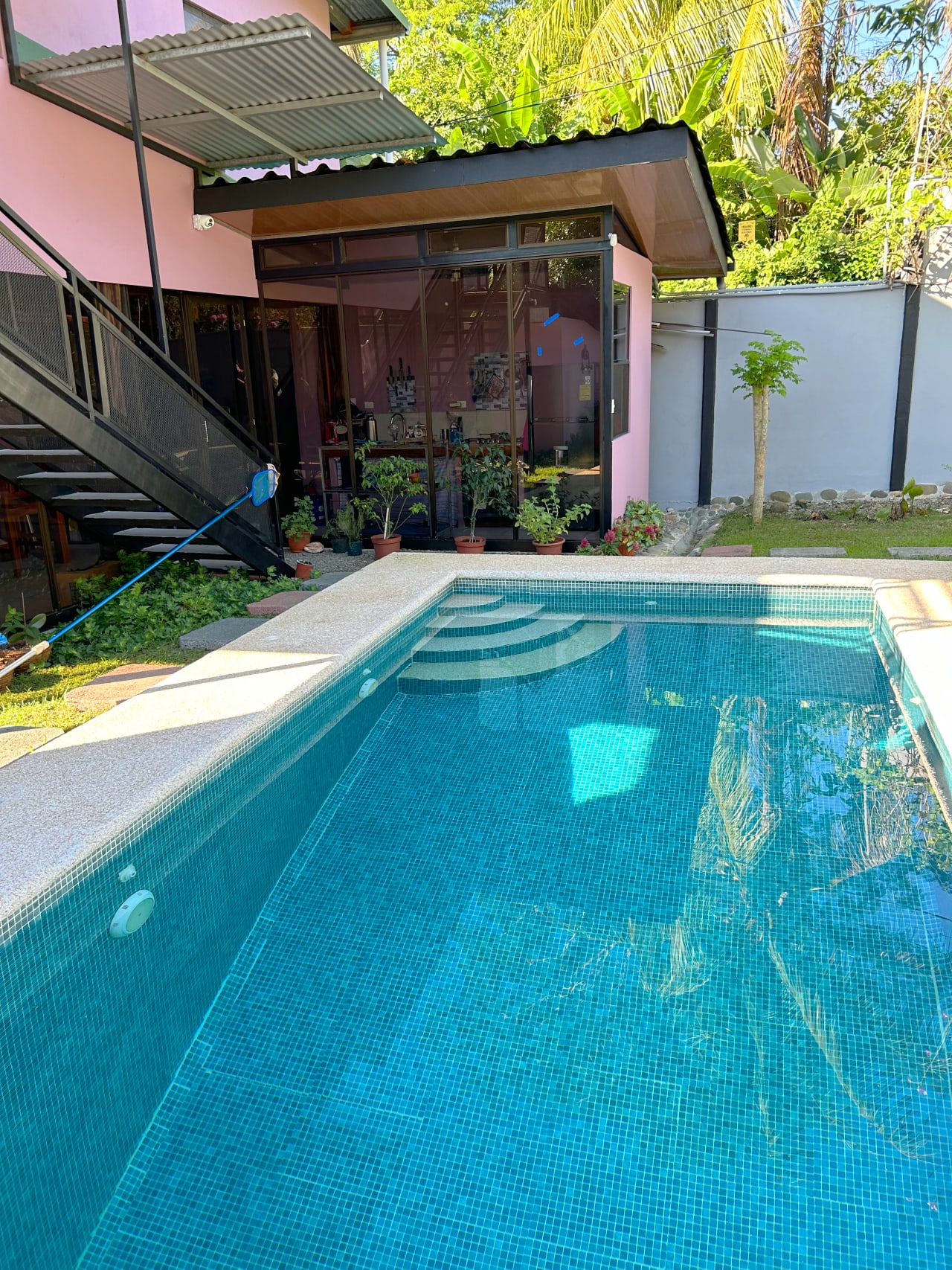 Bernie's Hideaway, 3 Bedroom Home with Pool Close to the Uvita Watrfall!