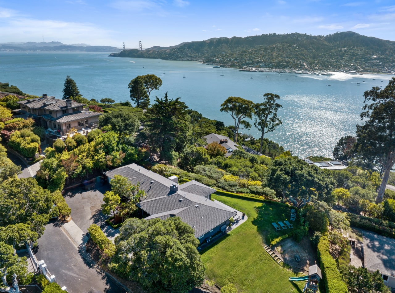 Exceptional Location on Belvedere Island