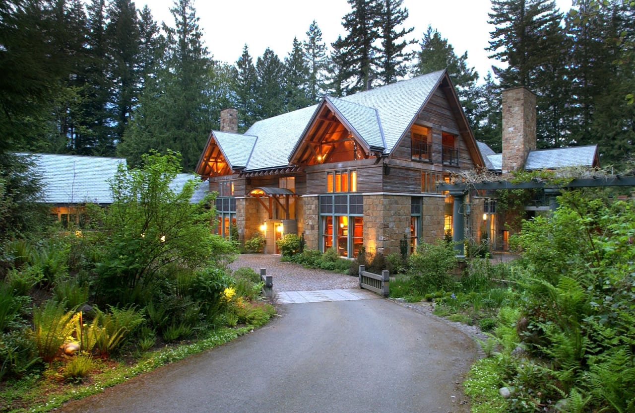 North Bend Luxurious Country Classic