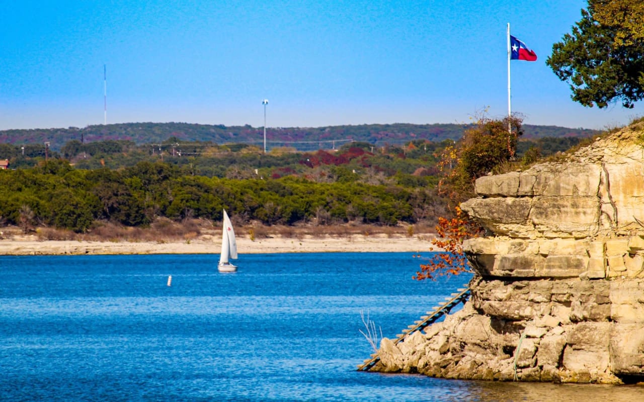 Top 10 Popular Lake Travis Neighborhoods