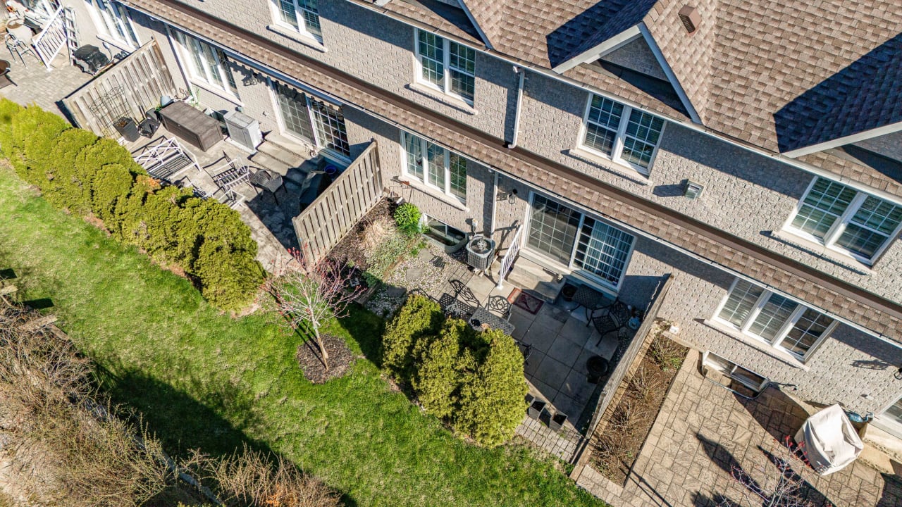 372 Terry Carter Cres Newmarket