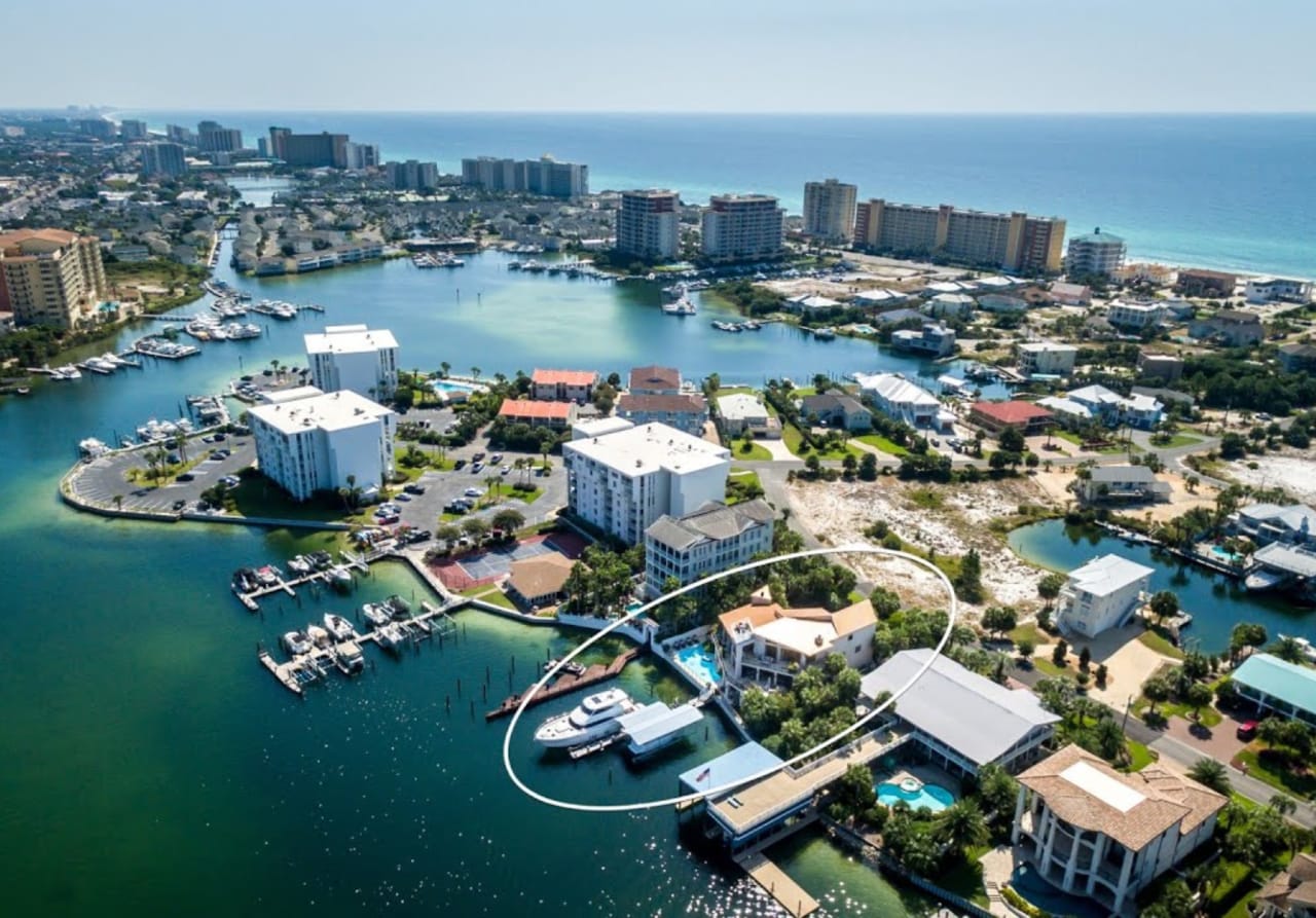 Destin Harbor Home - Just bring your boat!